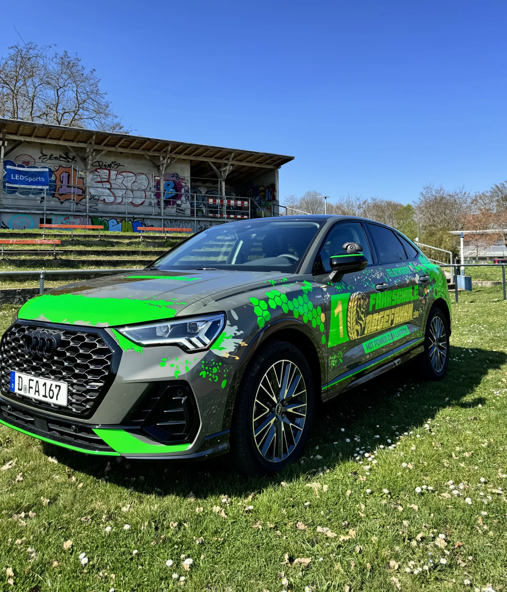 Fahrschulauto der Fahrschule Düsseldorf Abgefahrn